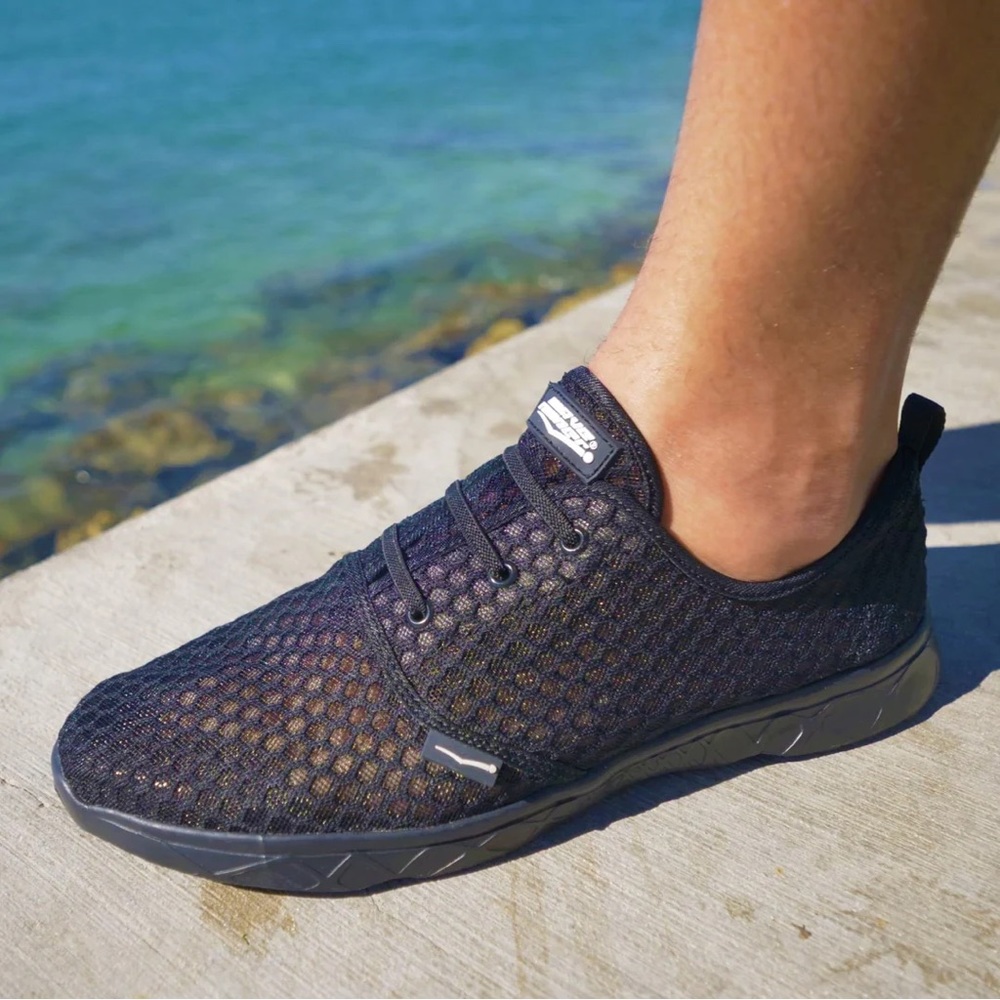 Men’s water shoes